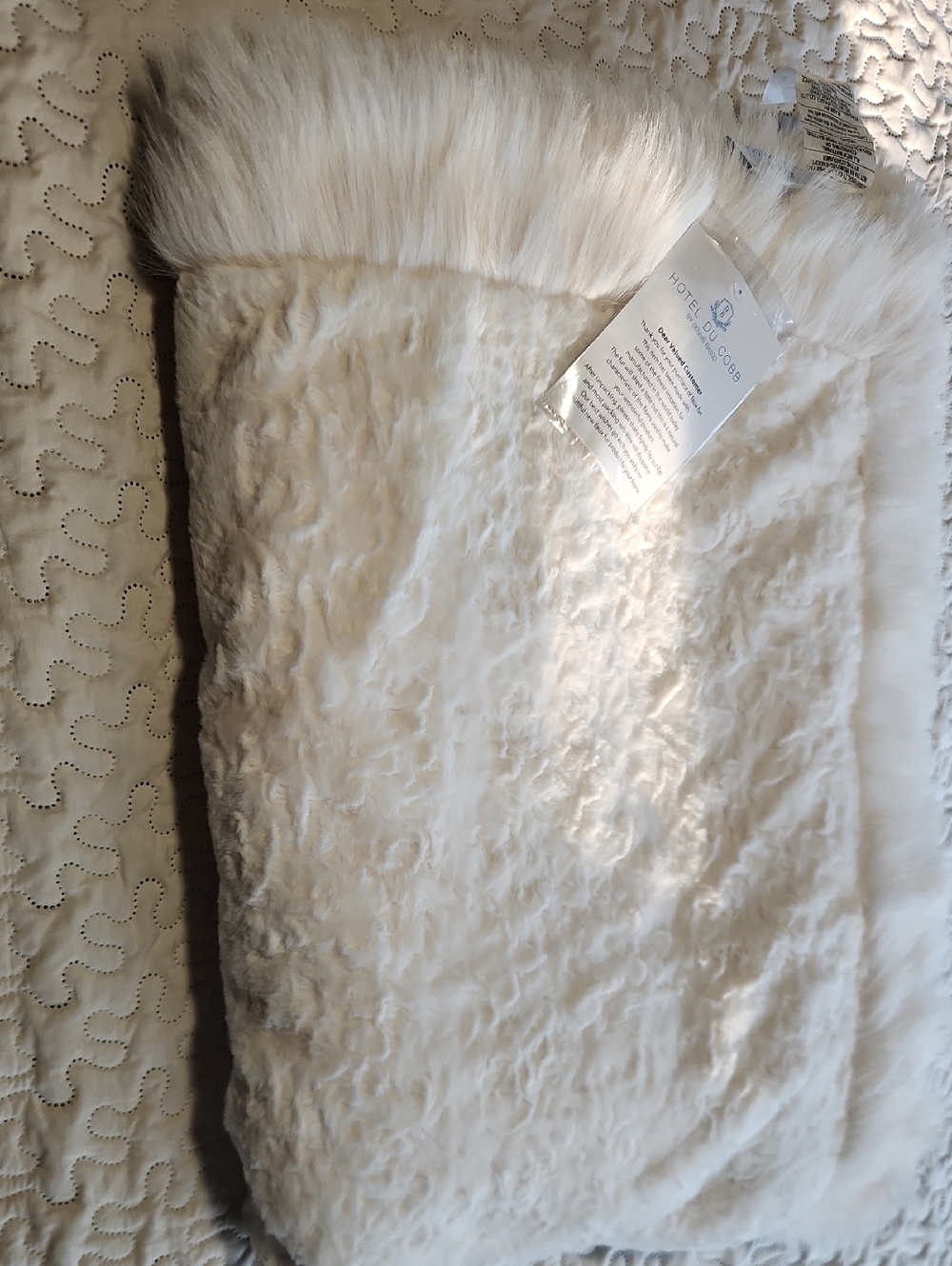 Hotel Du Cobb, Dennis basso Ivory Faux Fur Throw with Lush Pile